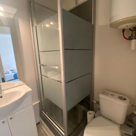 La N°6, Studette Cosy Avec Parking Gratuit Apartment La Rochelle (Charente-Maritime)