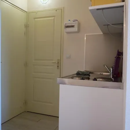 La N°6, Studette Cosy Avec Parking Gratuit La Rochelle (Charente-Maritime)